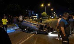 Bolu'da D-100'de takla atan otomobilden burunları bile kanamadan çıktılar