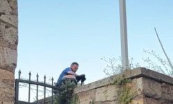 Bursa'da surlarda intihara kalkışan genç son anda kurtarıldı
