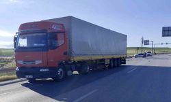 Çorum'da otomobil ile tır kavşakta çarpıştı: 4 yaralı