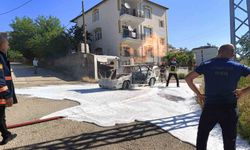 Elazığ'da yanan araç küle döndü