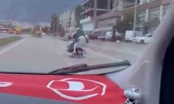 Elektrikli scooter üzerindeki tehlikeli yolculuk