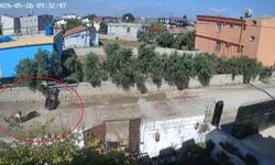 Hatay'da motosikletle tek teker yapan gençlerin duvara çarptığı anlar kamerada