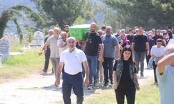 Hatay'da nişanlı dehşetinde öldürülen baba ve kız yan yana defnedildi