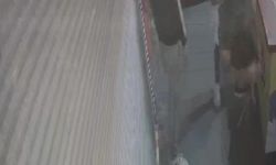 İçecek hırsızlığı güvenlik kamerasında