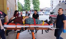 Kiraz toplamak için çıktığı ağaçtan düşerek yaralandı