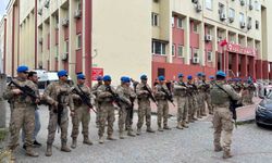Kocaeli'de rüşvet ve tefecilik operasyonunda gözaltına alınan şüpheliler adliyede