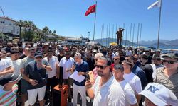 Marmaris'te esnaf, Kapalı Çarşı'nın üzerinin açılmasını protesto etti