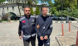 Park halindeki motosikletlere zarar verip birini çaldı: 18 yaşındaki şüpheli yakalandı