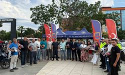 Salihli'de motosiklet sürücülerine kask dağıtıldı