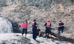 Serinlemek için girdiği derede akıntıya kapılan gencin cansız bedenine ulaşıldı