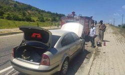 Seyir halindeki otomobil alev aldı
