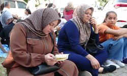 Sınava girmeden dakikalar önce son kez test çözdüler
