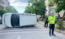 Tavşanlı'da otomobil yan yattı: 2 yaralı