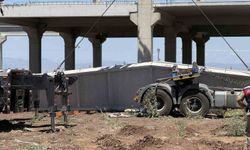 Yaklaşık 15 tonluk beton blok altında kaldılar: 1 ölü, 1 yaralı