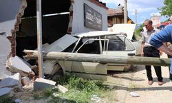 Yaşlı karı koca  otomobilde can verdi