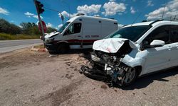 Ambulans kazasında biri çocuk 7 kişi yaralandı