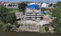 Nehirle şehir arasında sıkıştı