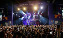 Bursa'da Dev Festivalde Yıldızlar Geçidi Başlıyor!