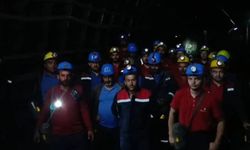 Açlık grevindeki madenciler kendilerini yeraltına kapattı!