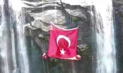 Suuçtu’da Şanlı Bayrağımız Göklere Çekildi!
