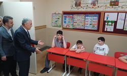 Bursa'da karne sevinci: Vali Ayyıldız özel öğrencilerin mutluluğuna ortak oldu