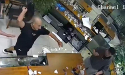 Gözü dönmüş müşteri kafeyi birbirine kattı