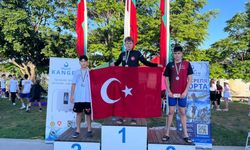 Bursalı genç yüzücüler Türkiye’nin gururu oldu