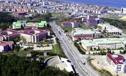 Bir üniversite bu skandalla çalkalanıyor: "Çimlere uzanalım biraz günah işleyelim"