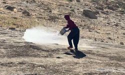 Kavurucu sıcakta yaylalara çıkıp, inci suyu için ter döküyorlar!