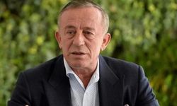 Ali Ağaoğlu'ndan 6. çocuğu için kutlama yemeği