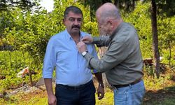 CHP'li başkandan Zafer Partisi iddiasına yalanlama: Rozeti birden takıverdi