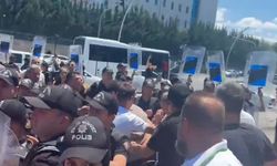 Ankara'da öğretmenlerin yürüyüşüne polis müdahalesi