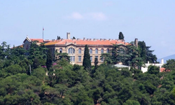 Ruhban Okulu önergesi Meclis’te reddedildi