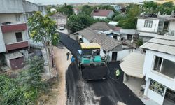 Karacabey'in Yenikaraağaç Mahallesi'nde yollar yenileniyor