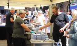Bursa Büyükşehir’den İznik’te aşure ikramı