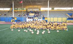 Yenişehir’de 200 çocuk sahaya çıktı