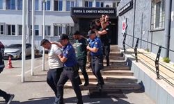 "Polisiz" diyerek dolandırdılar, vurgunun ardından tatlı ikram ettiler