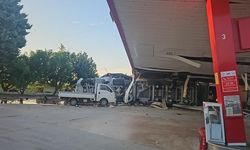Bursa’da tır akaryakıt istasyonuna girdi: 1 ölü