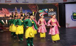 Bursa’da 9 ülkeden halk dansları ekibi sahne aldı