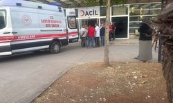 Düğünde havaya ateş açmak isterken 2 kişiyi vurdu