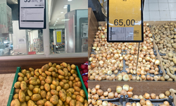 Sofranın vazgeçilmezleri cep yakıyor: Soğan 65 TL, patates 55 TL’yi gördü