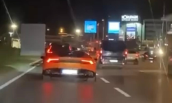 Bursa'da makas atan lüks otomobil kazaya karıştı
