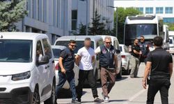 20 yıllık faili meçhul bakkal cinayetinin şüphelileri adliyeye sevk edildi