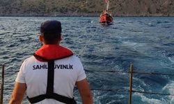 Arızalanan yat, Sahil Güvenlik ekipleri tarafından kurtarıldı