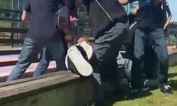 Arnavutköy'de çocuklar arasındaki kavga kamerada: acımasızca saldırdılar