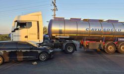 Ayvalık'ta kavşakta tır ile otomobil çarpıştı; 6 kişi hafif yaralandı