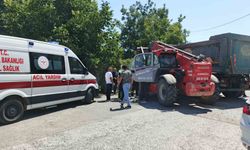 Bafra'da iş makinesi ile kamyon çarpıştı: 1 yaralı