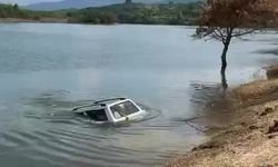 Baraja uçan otomobili 5 metre derinliğe dalıp çıkardı
