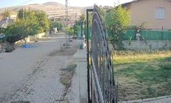 Deprem anı kameralara yansıdı