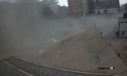 Fırtınada inşaat alanı yerle bir oldu